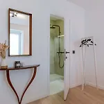 Casiola - Modern 3-bedroom With Family-friendly Touches *