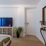 Casiola - Modern 3-bedroom With Family-friendly Touches Lejlighed *