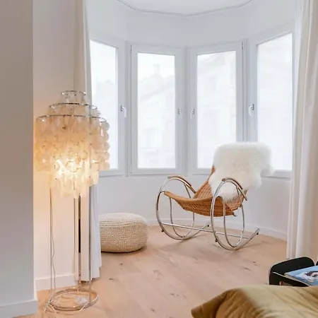 Casiola - Modern 3-bedroom With Family-friendly Touches *
