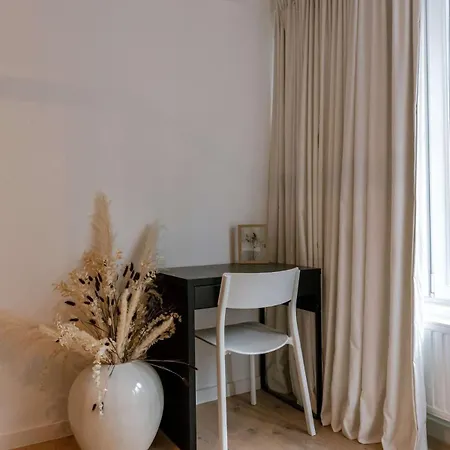 Apartment Casiola - Modern 3-bedroom With Family-friendly Touches Ostende