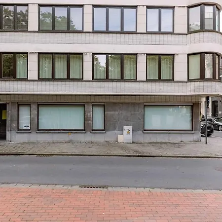 Casiola - Modern 3-bedroom With Family-friendly Touches Apartment *