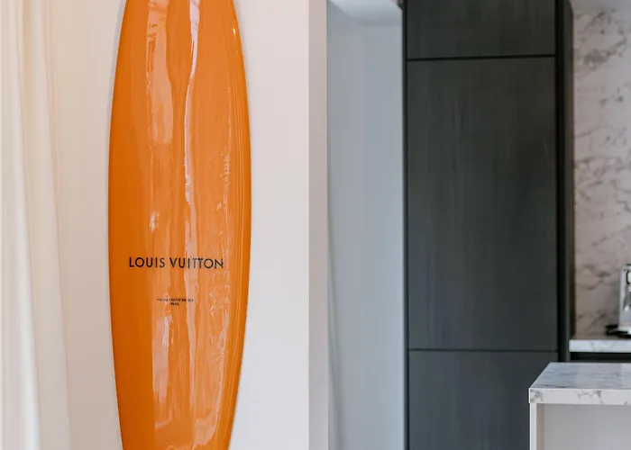 Apartment Casiola - Modern 3-bedroom With Family-friendly Touches