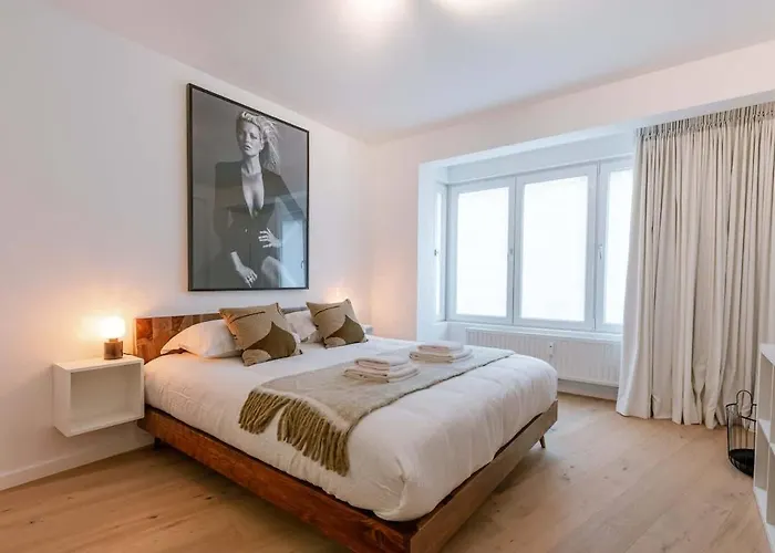 Casiola - Modern 3-bedroom With Family-friendly Touches Apartment *