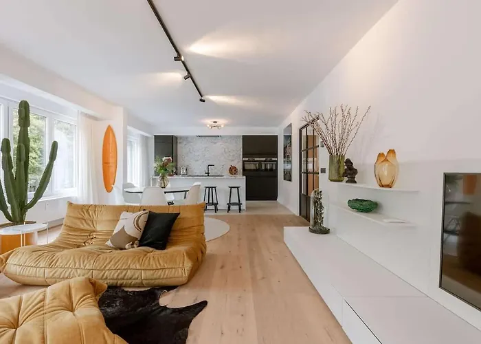 Apartment Casiola - Modern 3-bedroom With Family-friendly Touches Ostend