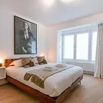 Apartamento Casiola - Modern 3-bedroom With Family-friendly Touches *