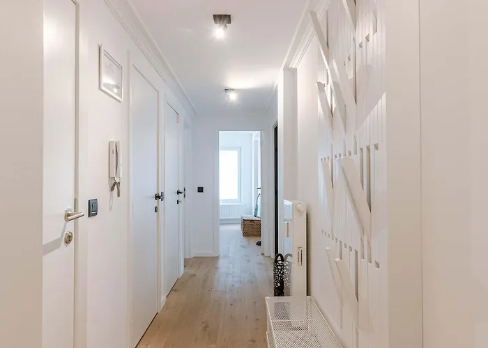 Apartment Casiola - Modern 3-bedroom With Family-friendly Touches Ostende