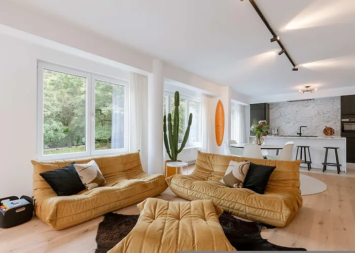 Casiola - Modern 3-bedroom With Family-friendly Touches *