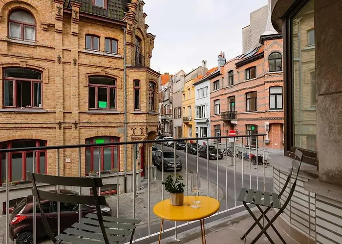 Apartment Casiola - Modern 3-bedroom With Family-friendly Touches Ostende