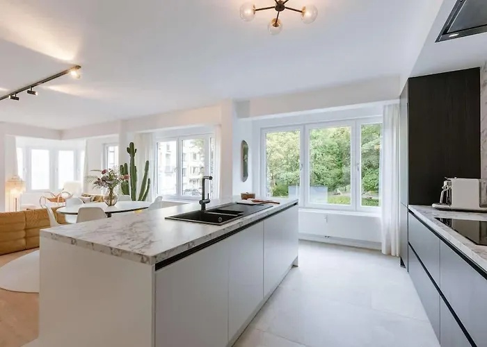 Casiola - Modern 3-bedroom With Family-friendly Touches Apartment