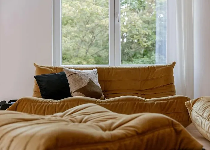 Casiola - Modern 3-bedroom With Family-friendly Touches Apartment *