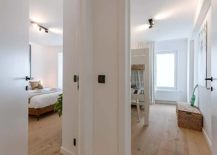 Apartment Casiola - Modern 3-bedroom With Family-friendly Touches