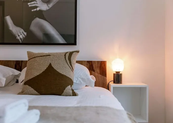 Casiola - Modern 3-bedroom With Family-friendly Touches